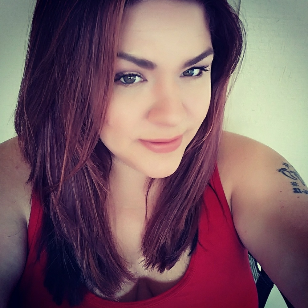 Meet your Posher, Delina